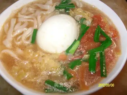 Tomato eggs, hot noodles