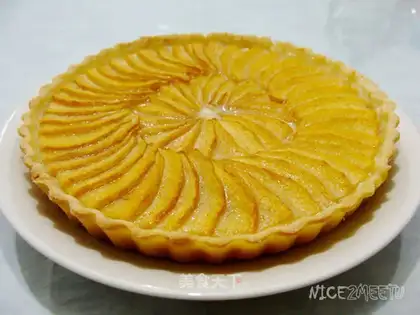 Coconut walnut pie