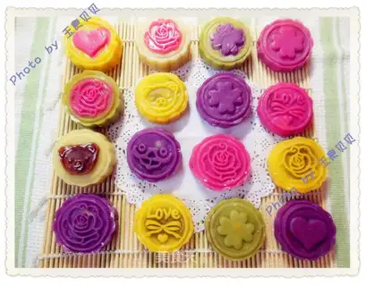 The colored mooncake