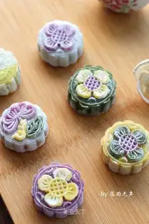 It's an ice-cream moon cake
