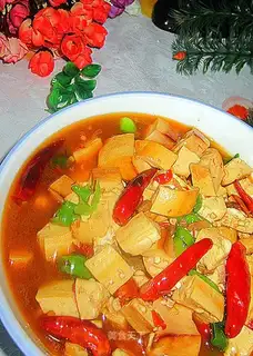 Spicy sauce and tofu
