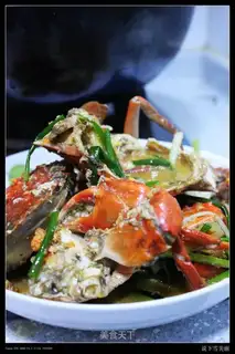 Crabs on the ginger onions