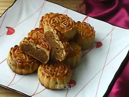 The pineapple moon cake