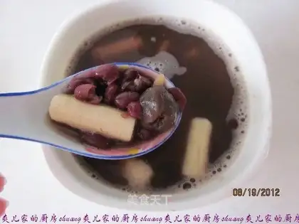 Red bean cinnamon cake
