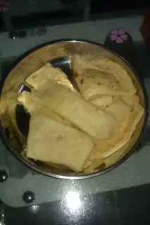 Chicken pie with sauce