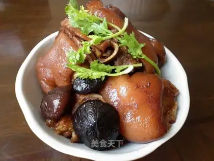 Red burning of pigs' feet