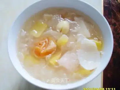 Silver ear fruit soup