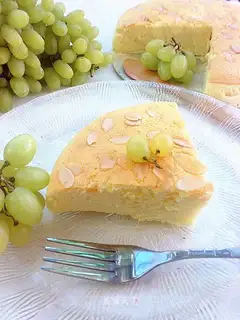 Sour cream almond cake