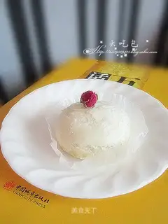 Rose Bean Mooncake