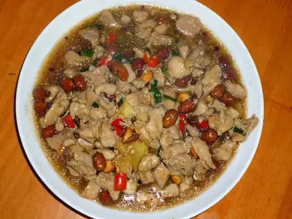 A wide court chicken