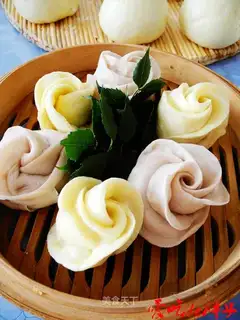 Purple rose buns