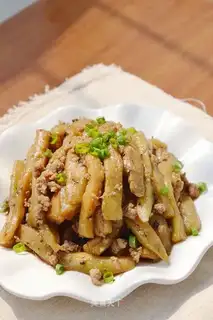 ♪ Bean with meat and cheese ♪