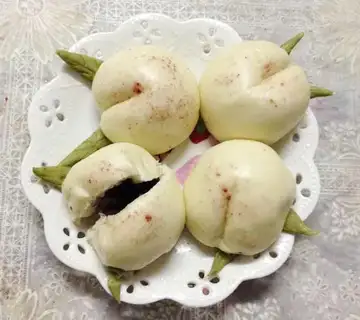 Peach bun