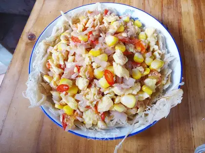Tuna pasta pizza