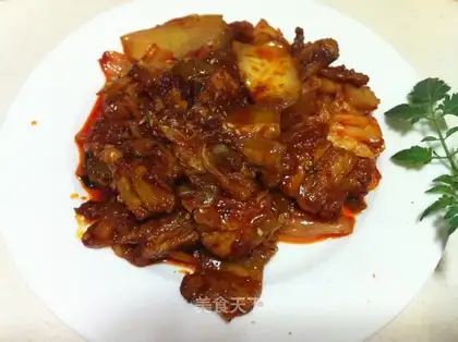 Hot cabbage makes a lot of meat
