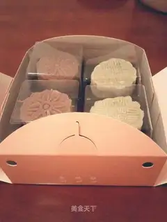 Ice mooncake