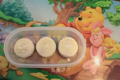 Ice mooncake