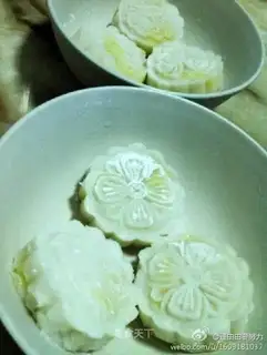 Ice mooncake