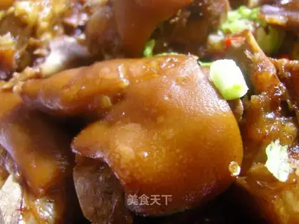 Red pig feet