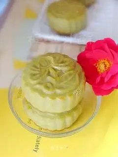 ♪ Taste the bean moon cake ♪