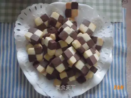 Double Chess Grid