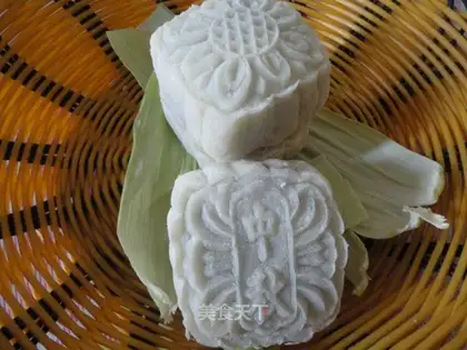 Milky potato ice-cream mooncake