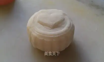 Spades with ice-cream mooncakes
