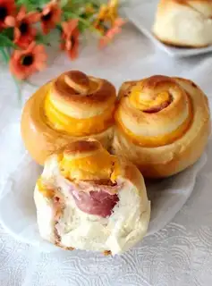 Bacon cheese rolls