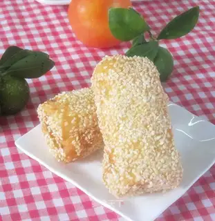 Toast banana rolls