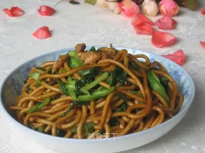 Chicken-crunch noodles