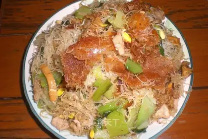 Homemade rice noodles