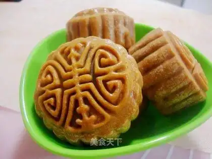 Chestnut mooncake