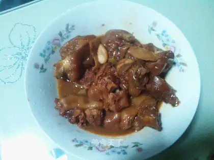 Roasted pig hoof