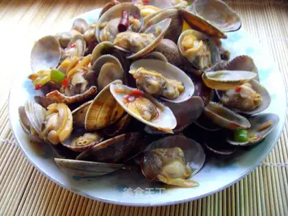 Hot sauce pop clams