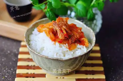 Hot cabbage makes a lot of meat