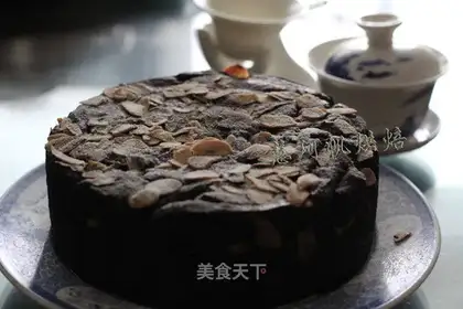 Almond cheese brownie