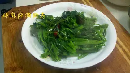 Scrambling open cabbage