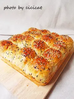 Soup and honey cheese buns