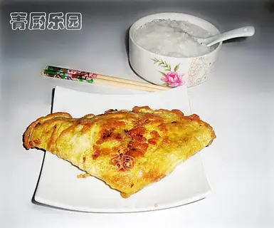 Fried eggs with preserved vegetables