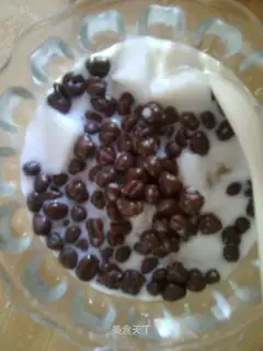 Cool almond syrup