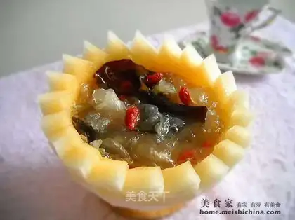 Melon ears and diced chicken