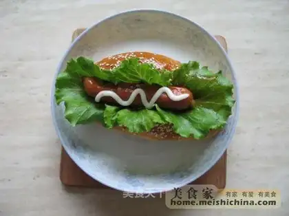 hot dog bun