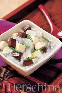 duck blood noodles soup