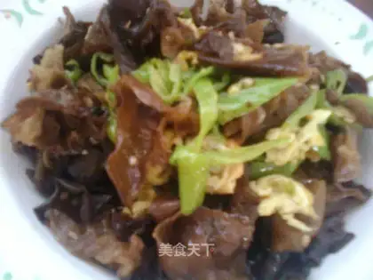 Scrambled eggs with fungus