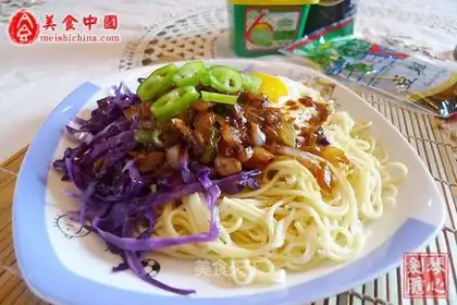 Random version of fried sauce noodles
