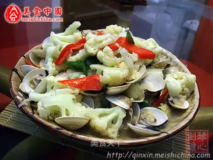 Boiled sand white with cauliflower