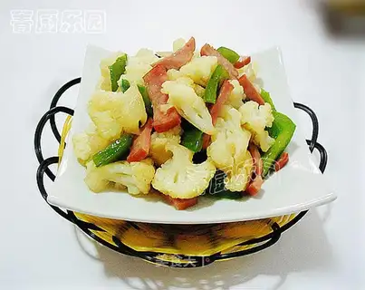 stir-fried broccoli with sweet pepper ham