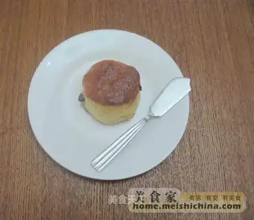 Cream raisin scone