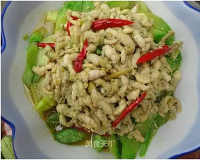 Braised bean curd with tender melon