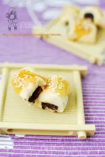 Crispy red bean roll